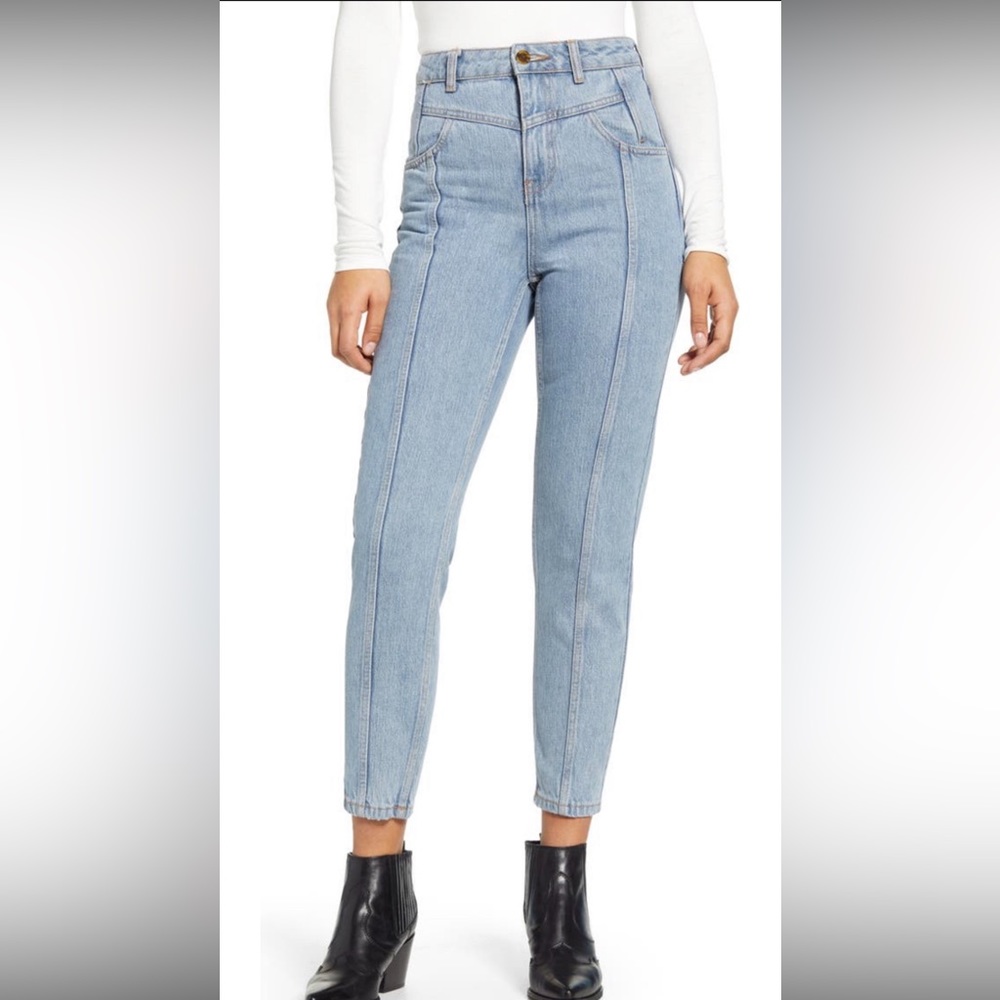 NWT Topshop Yoke Bleach High rise Mom Jeans